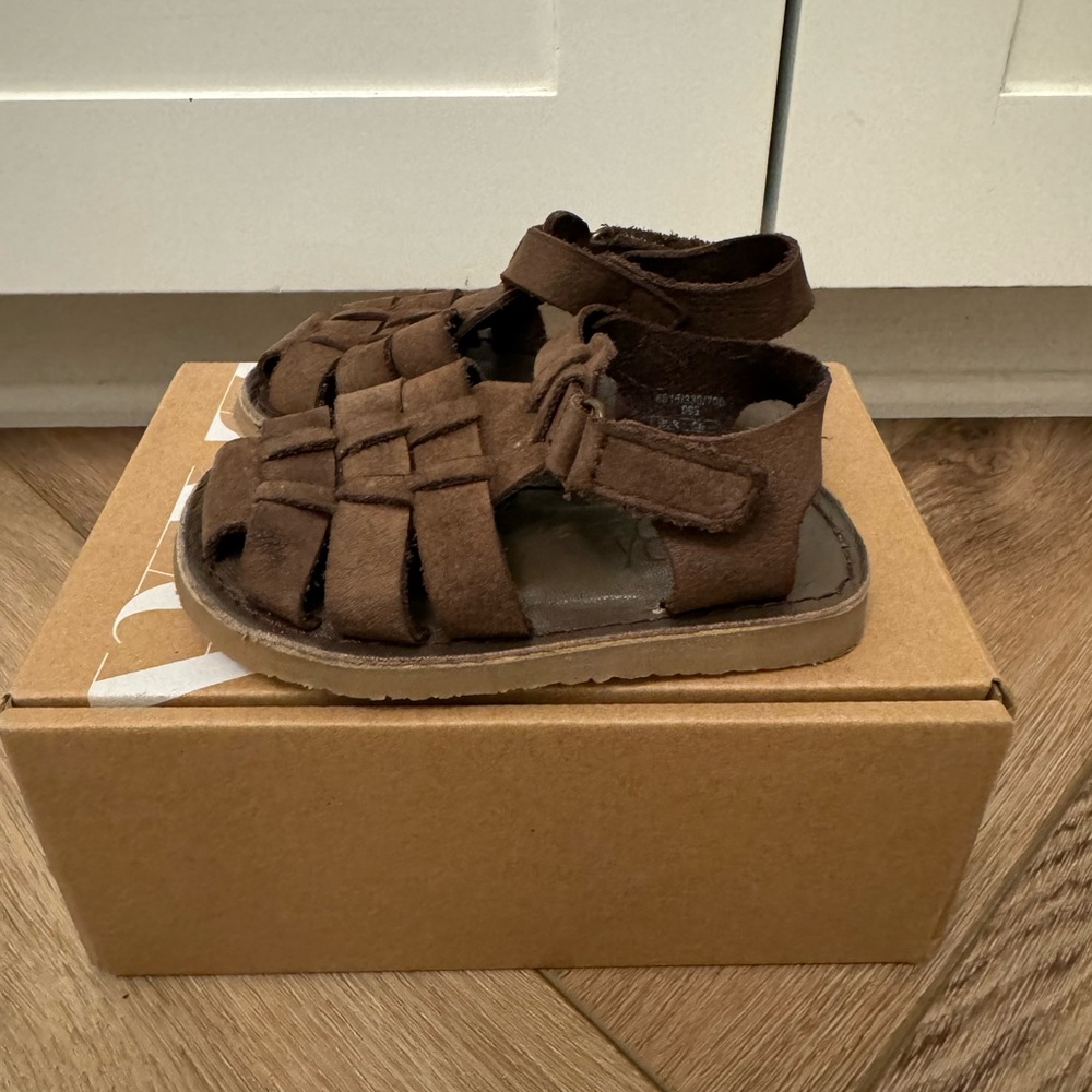 EUC Zara Leather Fisherman Sandals Cowhide Leather Cage sandals size 5.5